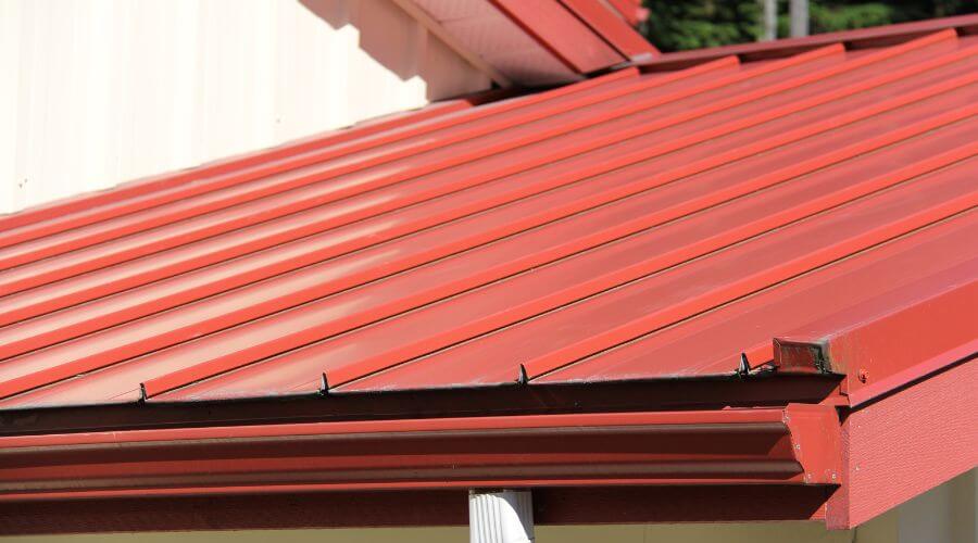 Professional gutter cleaning services in Reading, MA